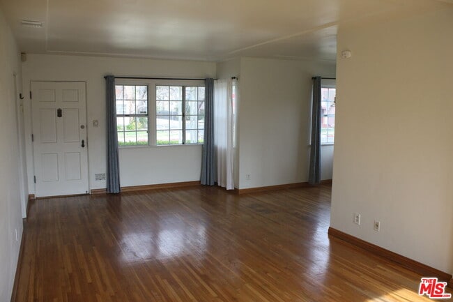 Building Photo - 2561 Tilden Ave