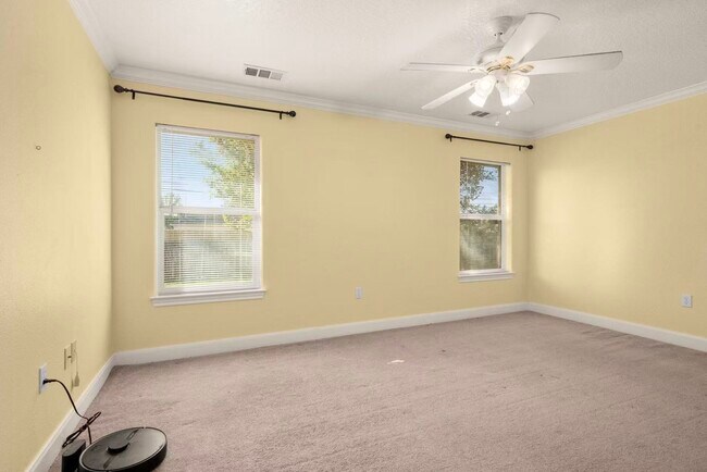 Building Photo - 3212 Glastonbury Dr