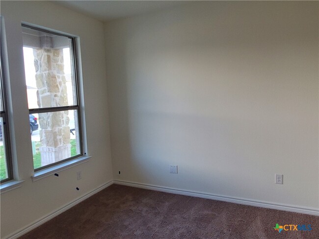 Primary Photo - 4001 Woodside Dr