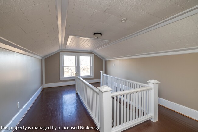 Building Photo - 1420 Amhurst St