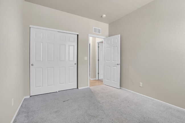 Building Photo - 997 Goldenrod Pkwy