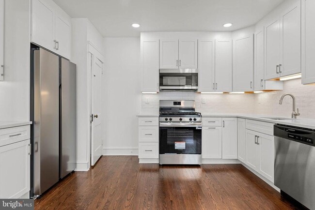 Building Photo - 137 Kenilworth Rd