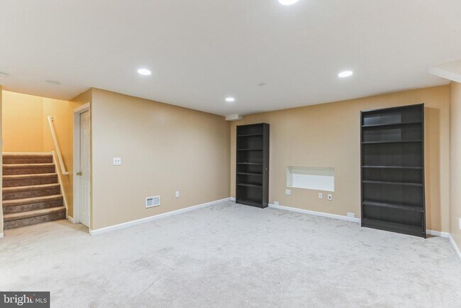 Building Photo - 4 Hogan Way