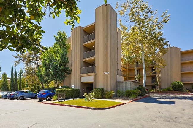 Building Photo - 5708 Baltimore Dr