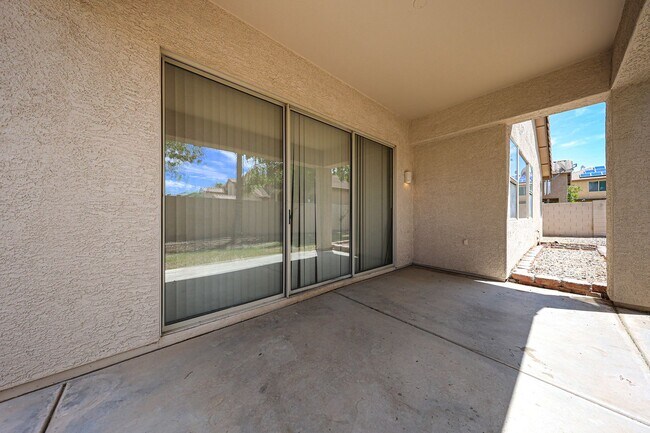 Building Photo - Charming 4BD, 2BA home in Chandler!