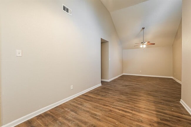 Building Photo - 13134 Vista Oro Dr