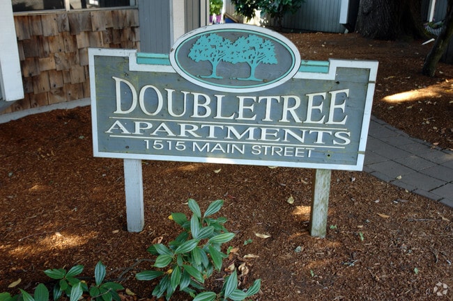 Building Photo - Double Tree Apartments