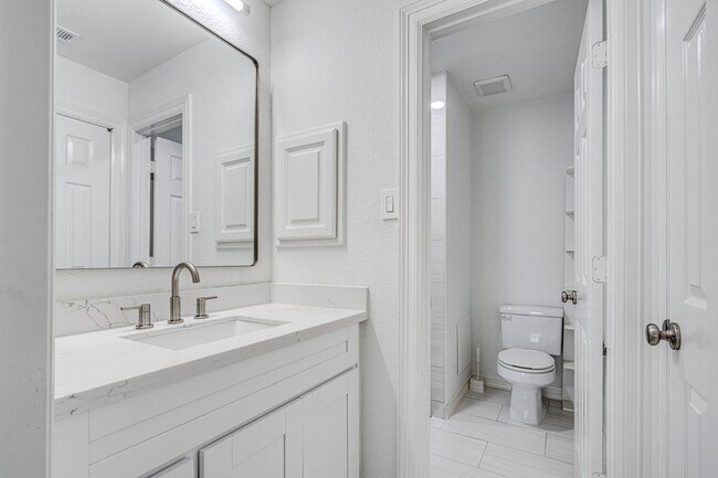 Building Photo - 5907 Ballina Canyon Ln