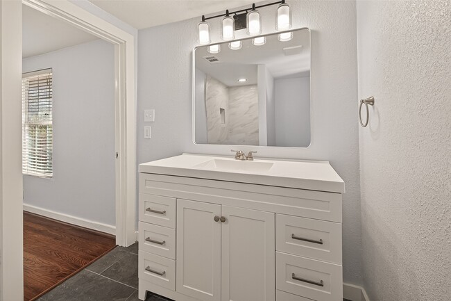 Building Photo - 754 Prosper St