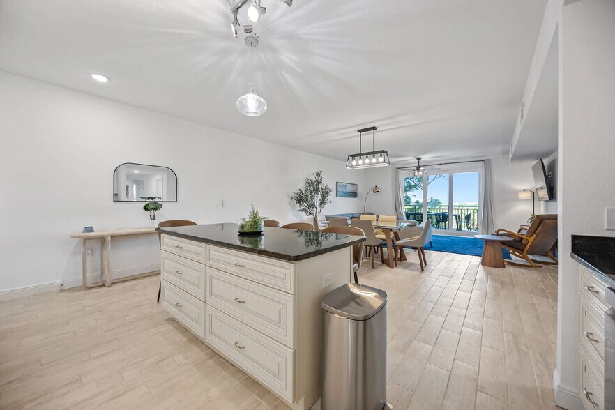 Building Photo - 605 Kemp St