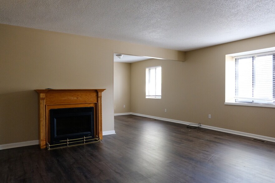 Building Photo - 652 Olde Towne Ave