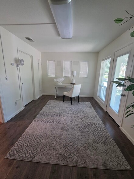 Building Photo - 10938 Tower Park Dr
