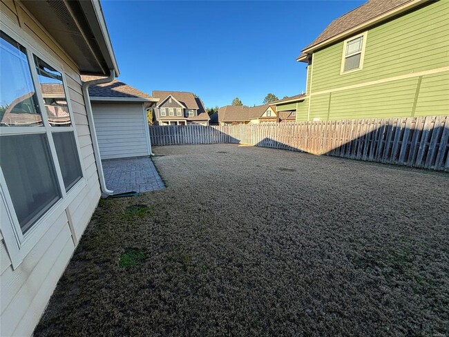 Building Photo - 3 Travertine Dr