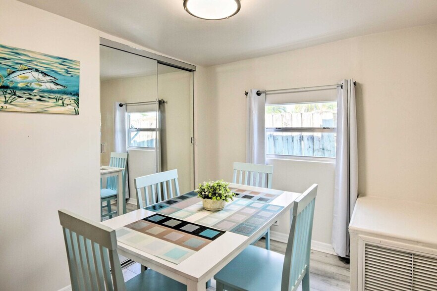 Building Photo - 134 1st Ct