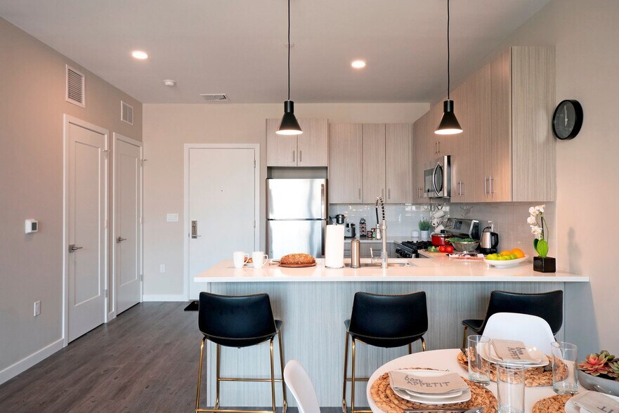 Building Photo - 22 Gold St