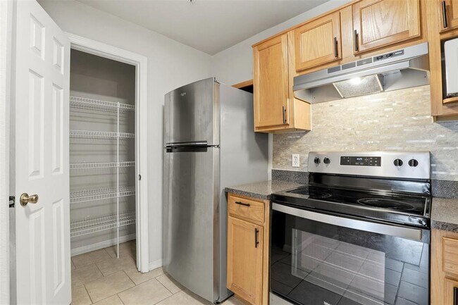 Building Photo - 5526 Pga Blvd