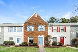 Building Photo - 2212 High Bush Cir