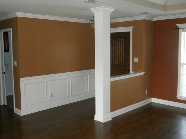 Building Photo - Glen Laurel S/D