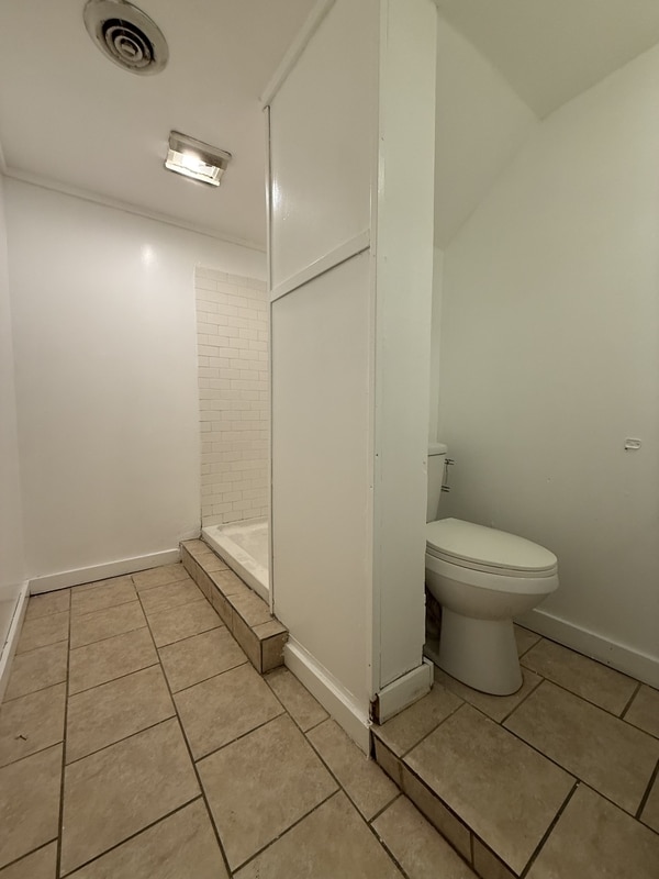 Building Photo - 19 N Lake Ave