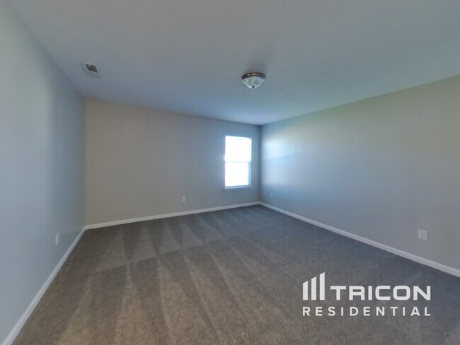 Building Photo - 8018 Bach Dr