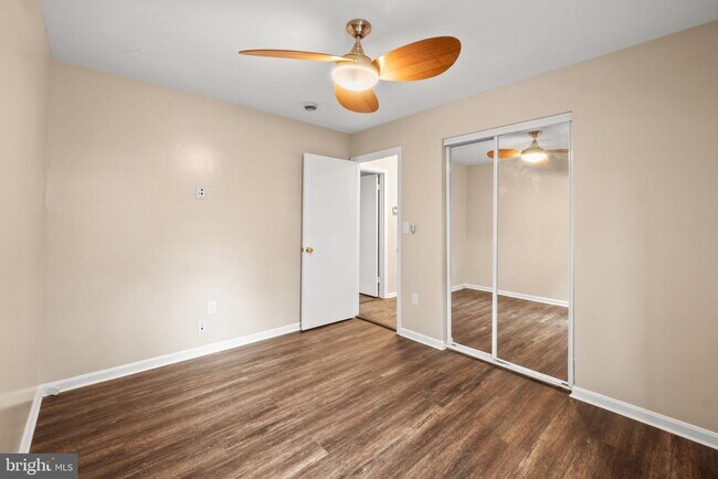 Building Photo - 1813 Glade Ct