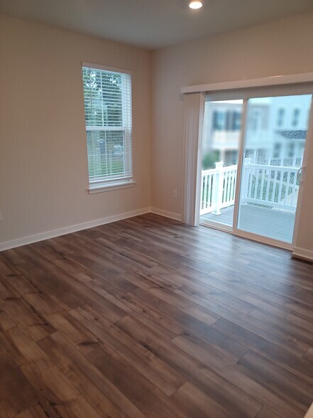 Building Photo - 4727 Franklin Cir