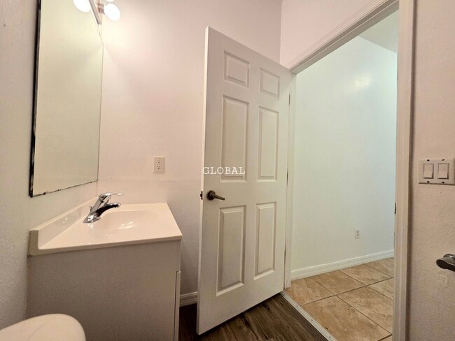 Building Photo - Condo for rent