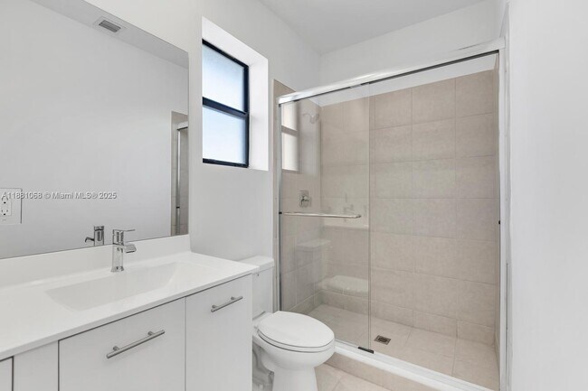 Building Photo - 4308 SW 173rd Ave