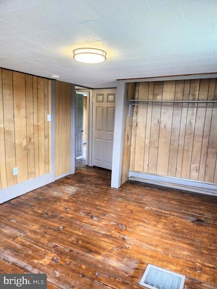 Building Photo - 1286 S Imler Valley Rd