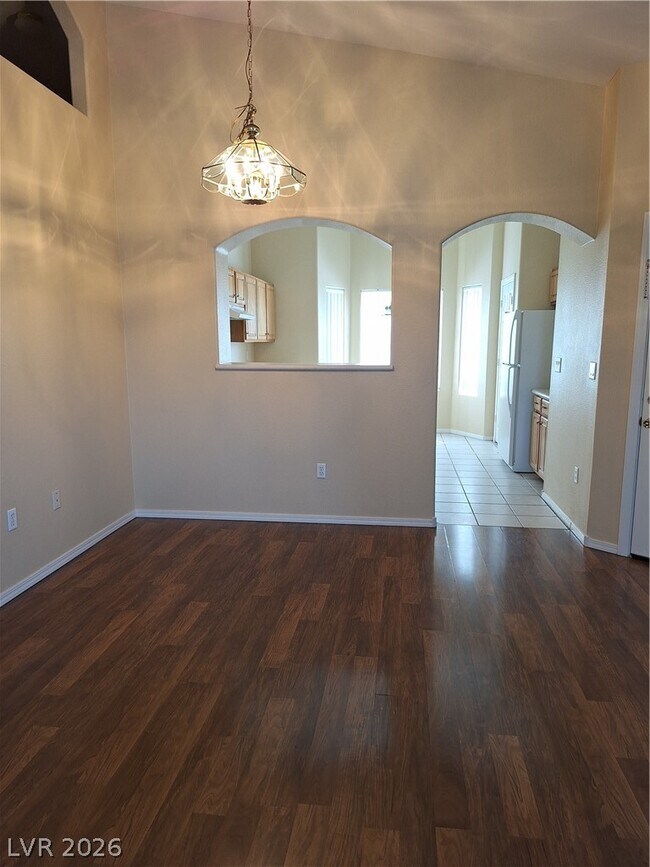 Building Photo - 6156 Pine Villa Ave