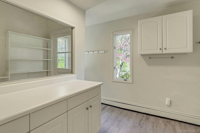 Building Photo - 68 Lake Shore Dr