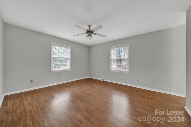 Building Photo - 5922 Coatbridge Ln