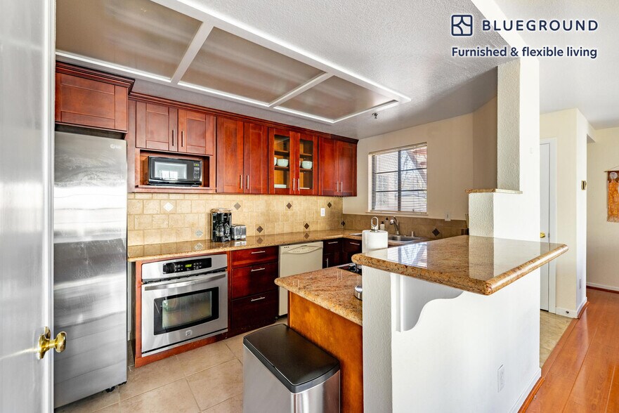 Building Photo - 10161 Danube Dr