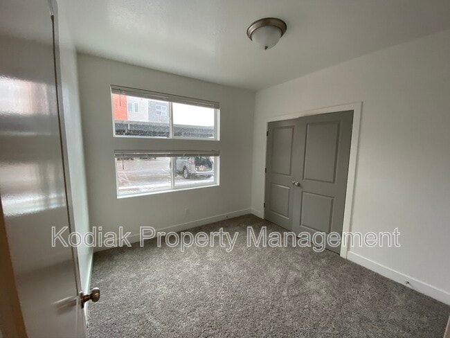 Building Photo - 875 Depot St