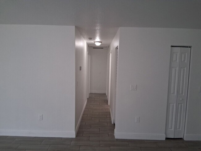 Building Photo - 2802 N 34th St