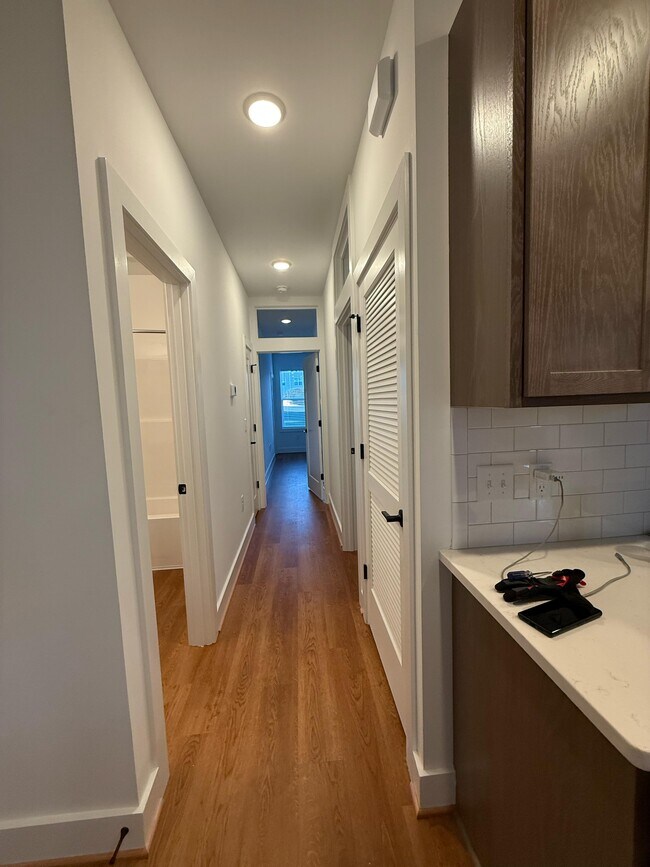 Building Photo - 909 Bainbridge St