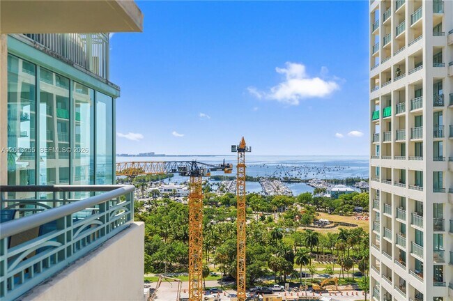 Building Photo - 3350 SW 27th Ave