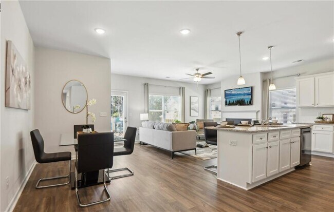 Building Photo - 553 Cygnet Ln