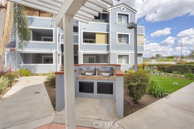 Building Photo - 111 S Lakeview Ave