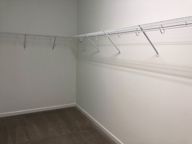 Building Photo - 3 Bed 2.5 Bath End Unit with Fenced in Backyard at Winsford At the Park!