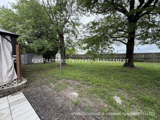 Building Photo - 821 S Edgemere Dr