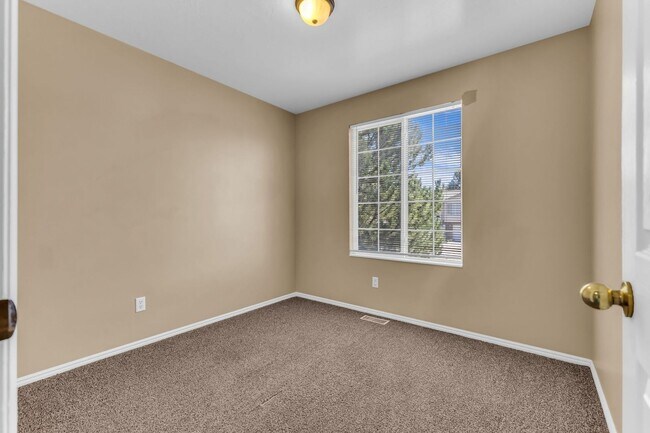 Building Photo - 68 S 1700 W