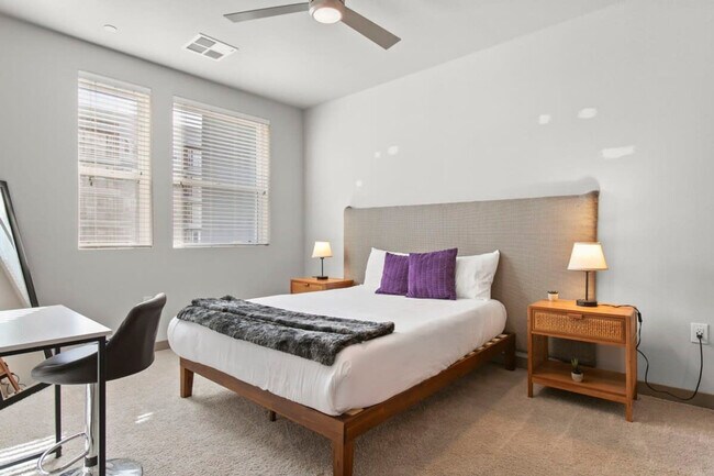 Building Photo - 390 N 2nd Ave