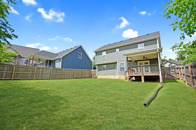 Building Photo - Pet Friendly Four Bedroom!
