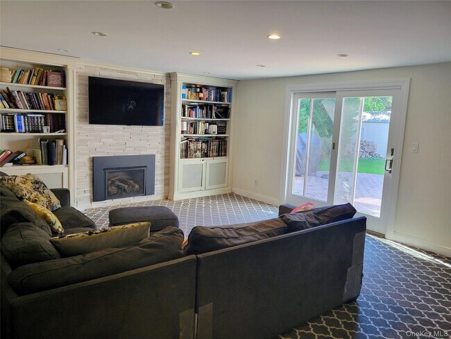 Building Photo - 650 Prescott Pl