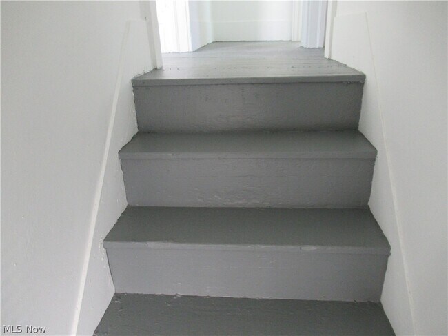 Building Photo - 67 Woodrow Ave