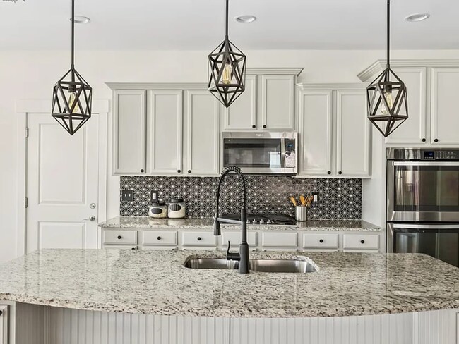Building Photo - Fabulous 5BR Home in Thompsons Station