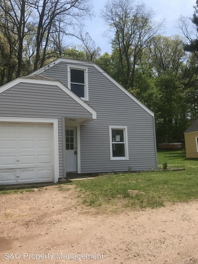 Primary Photo - 2 br, 1 bath Apartment - 166 Hall Hill Road