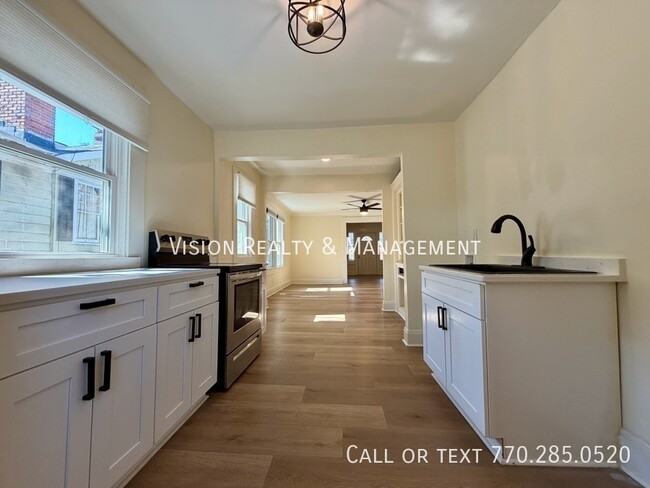 Building Photo - 673 Kennesaw Ave NE