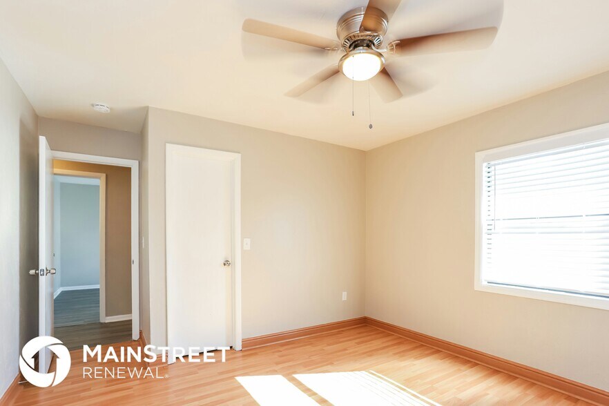 Building Photo - 609 Willow Run